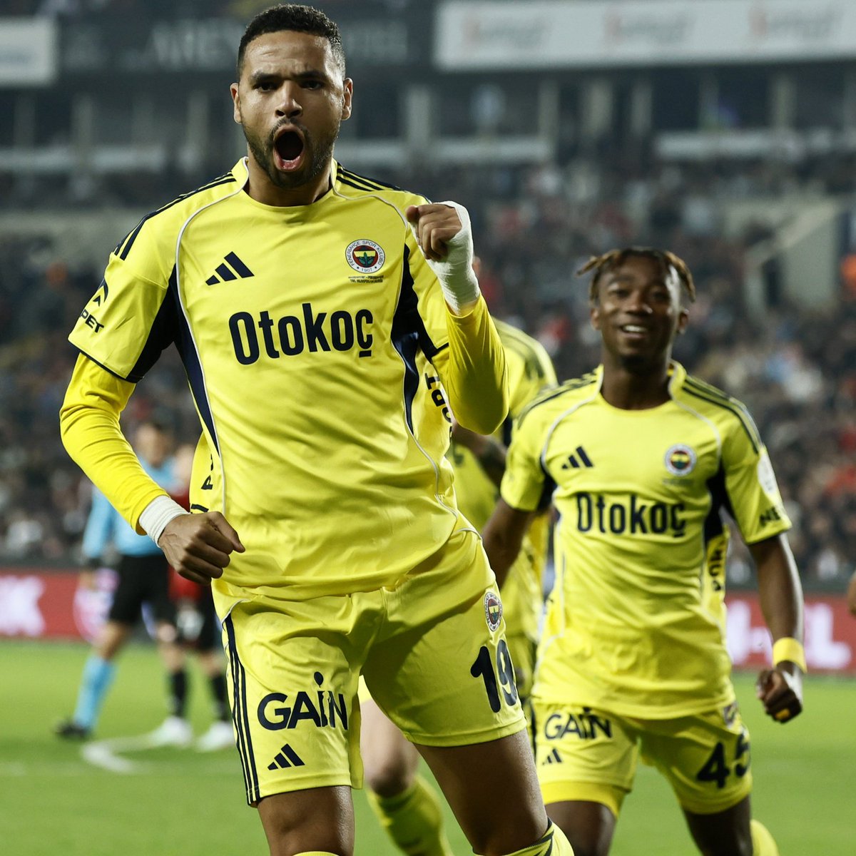 Fenerbahçe, En-Nesyri ile Yollarını Ayırdı