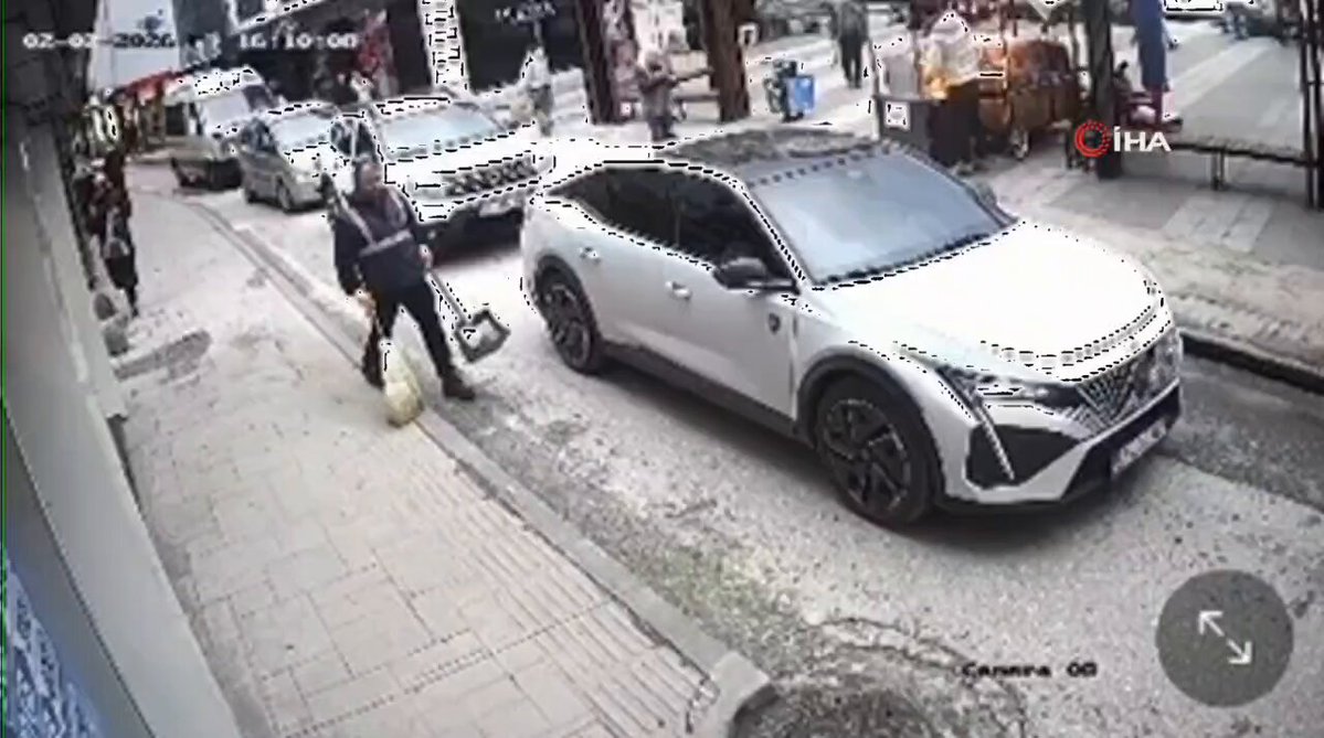 Ordu'da Kopan Tabela, Temizlik İşçisinin Başına Düştü