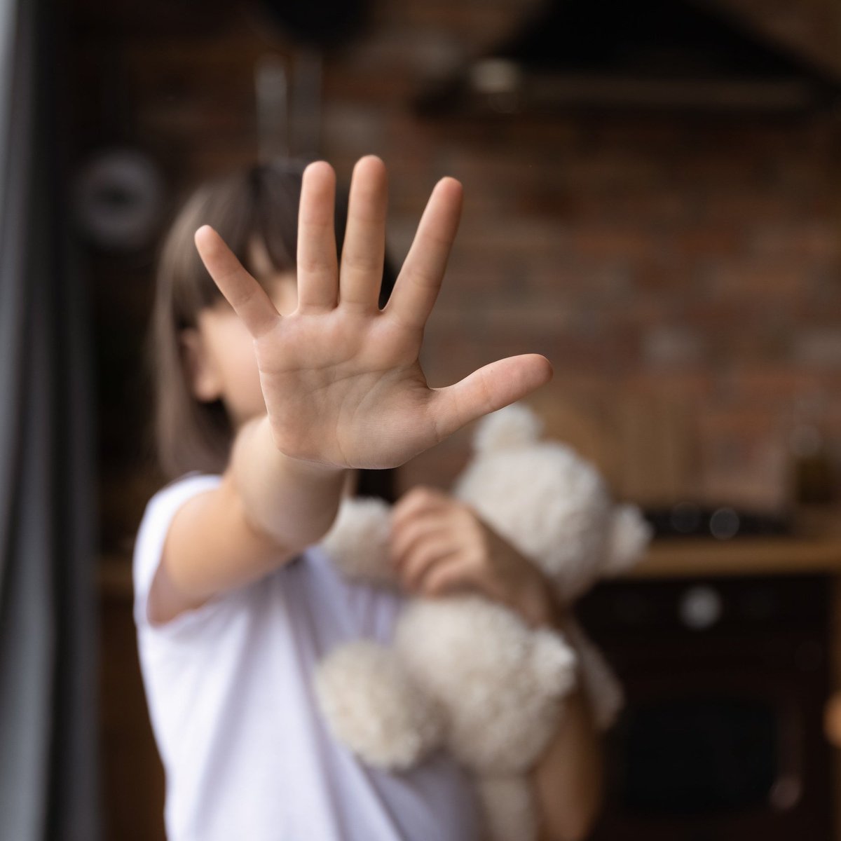 İstanbul'da 47 Şüpheli, Çocuk İstismarı İçeriği Operasyonunda Gözaltına Alındı