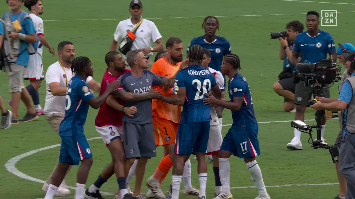 Chelsea'de Joao Pedro, PSG Teknik Direktörü Luis Enrique'nin Müdahalesi Sonrasında Sakatlandı