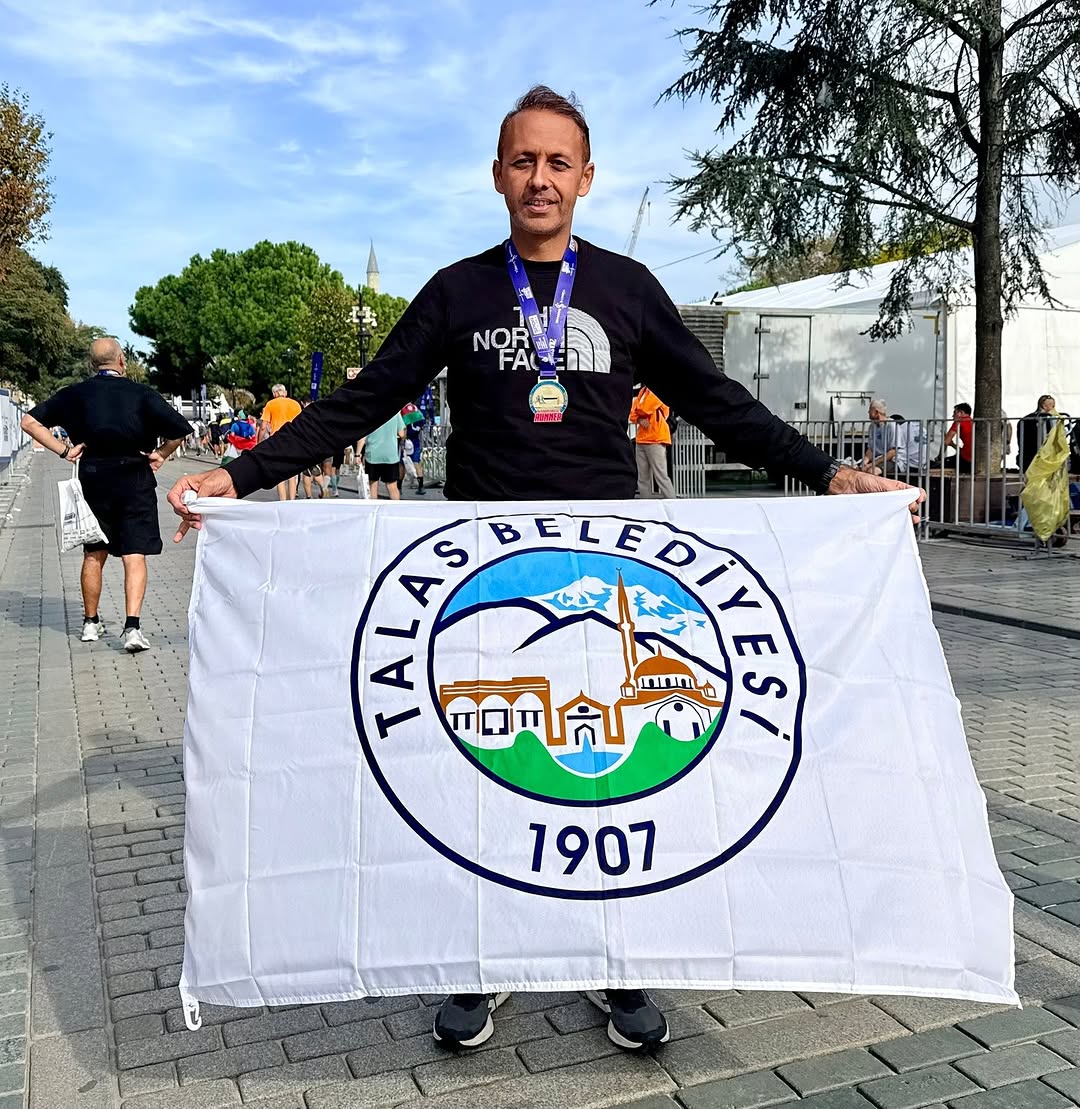 Talas Belediyesi Personeli Volkan Gündüz, İstanbul Maratonu'nu Başarıyla Tamamladı