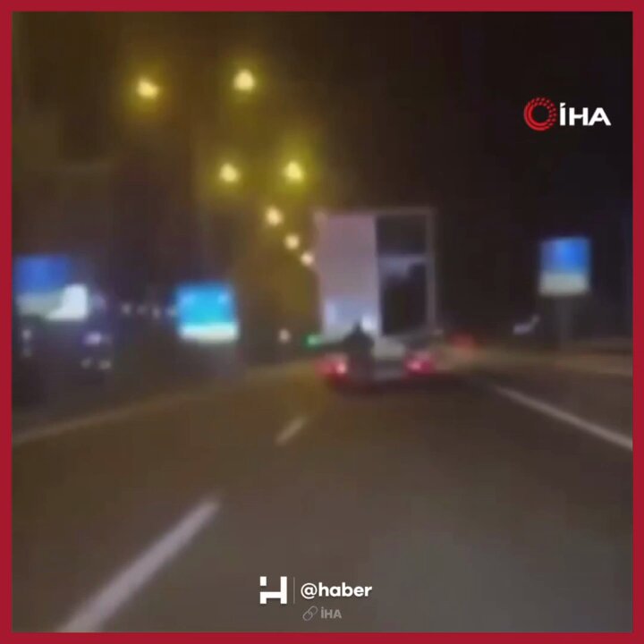 Diyarbakır'da Seyir Halindeki Tırdan Koyun Çalan Şüpheliler Yakalandı