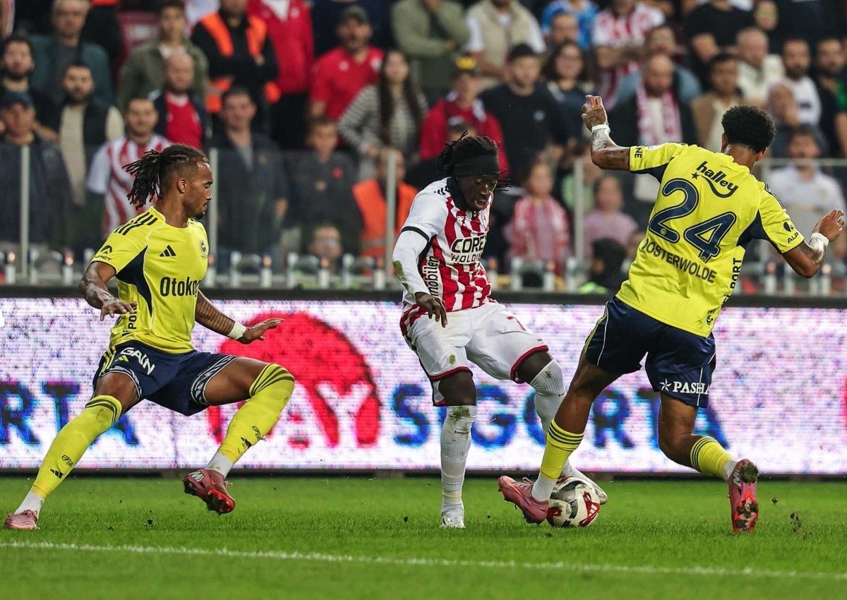 Süper Kupa Finalinde İkinci Finalist Belli Oluyor: Fenerbahçe ve Samsunspor Karşılaşıyor