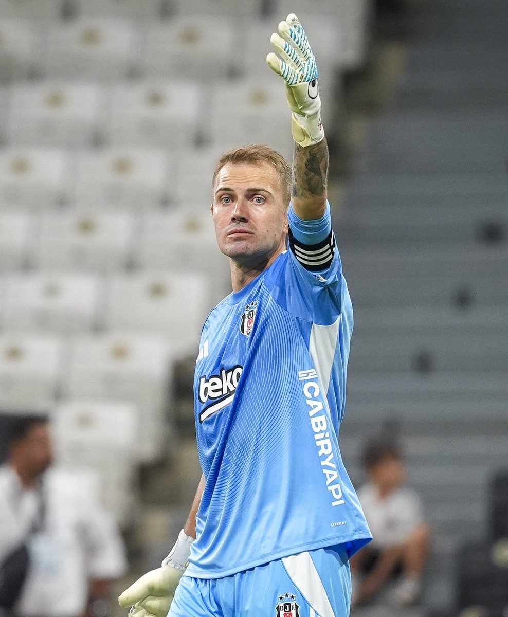 Mert Günok, Beşiktaş'tan Ayrılarak Fenerbahçe'ye Transfer Oluyor