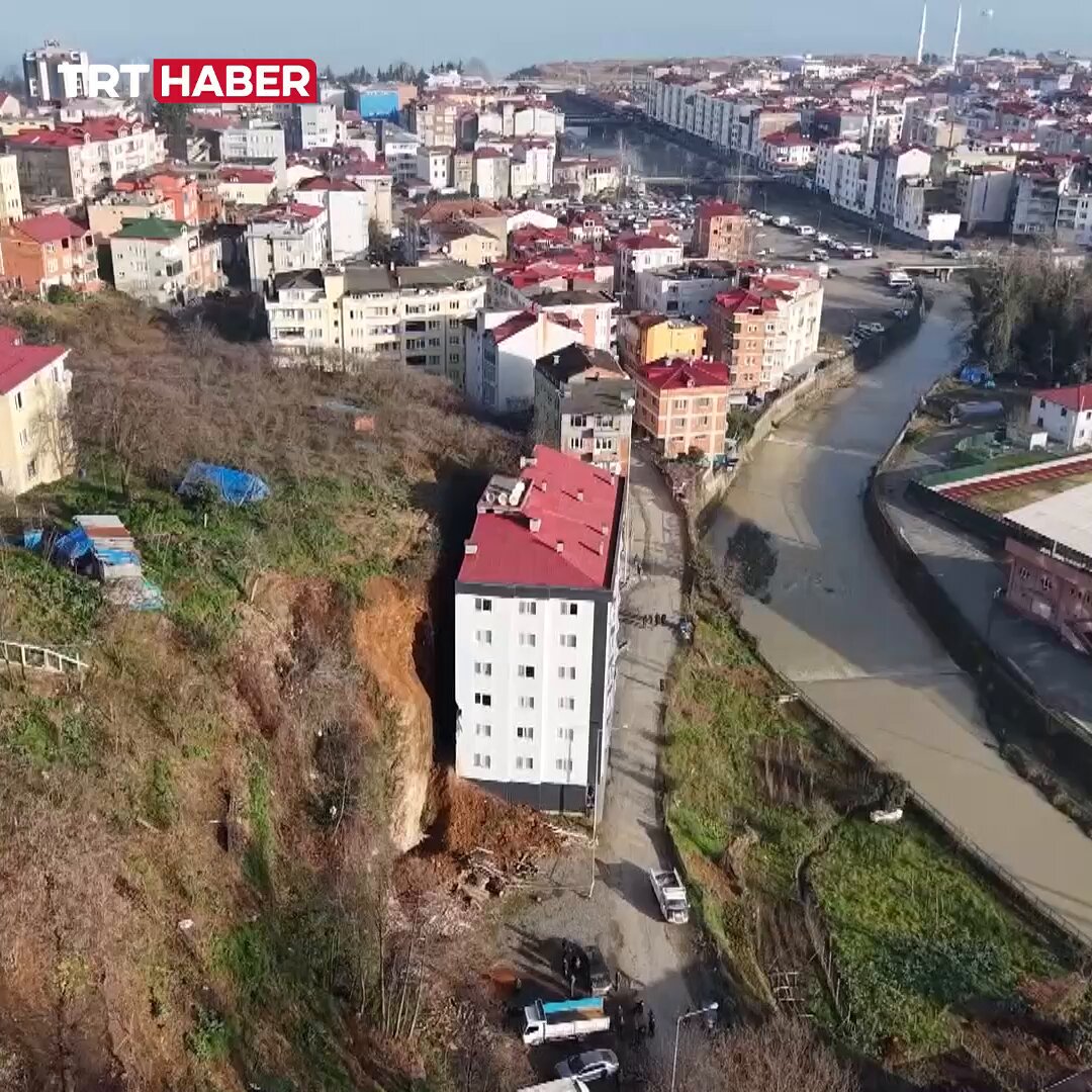 Vakfıkebir'de Heyelan: 6 Katlı Bina Tahliye Edildi
