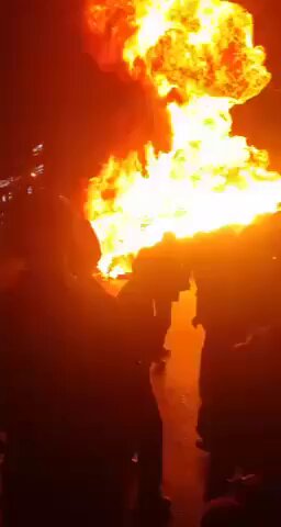 İran'da Protestolarda Polis Araçları Ateşe Verildi