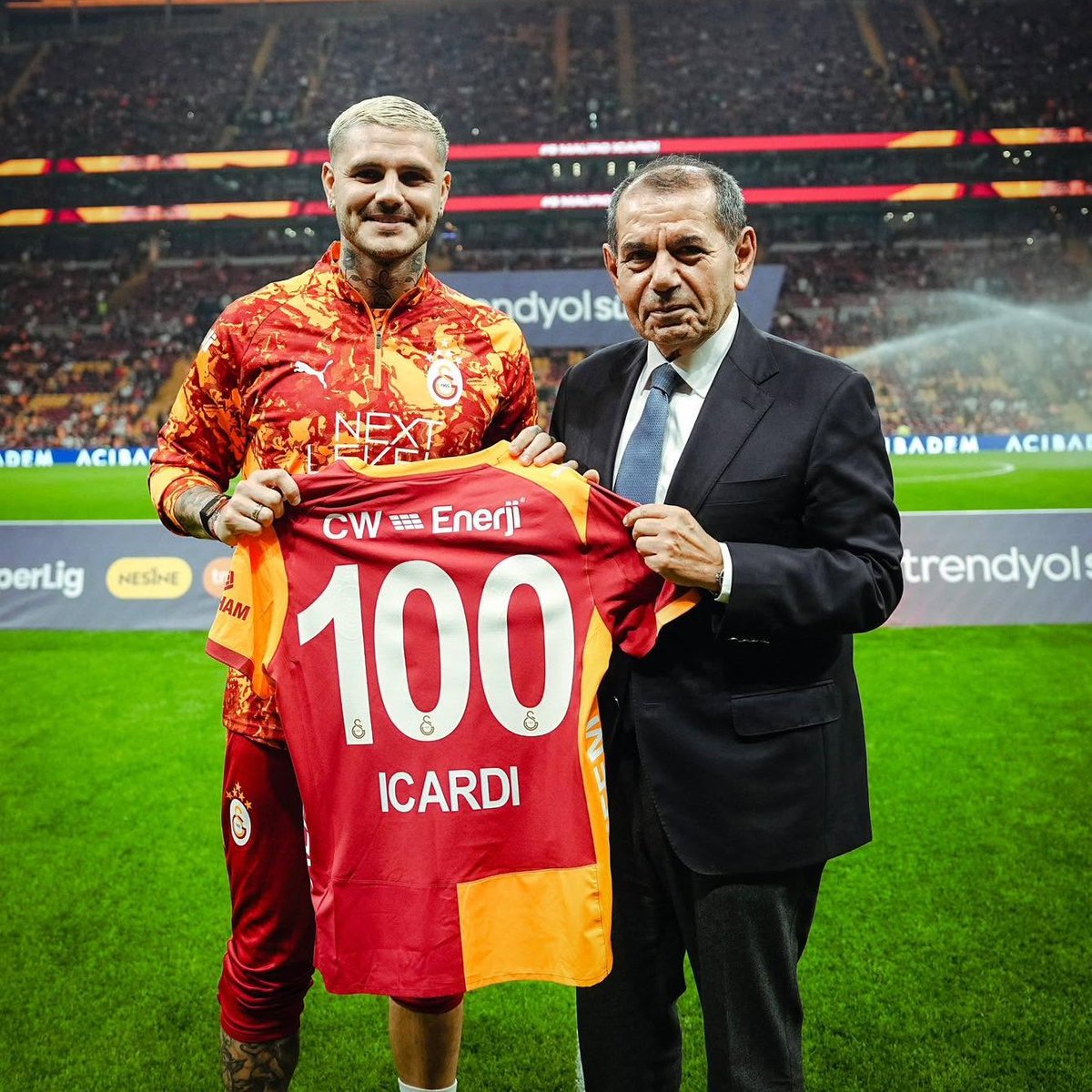 Dursun Özbek'ten Galatasaray Taraftarına İcardi Açıklaması