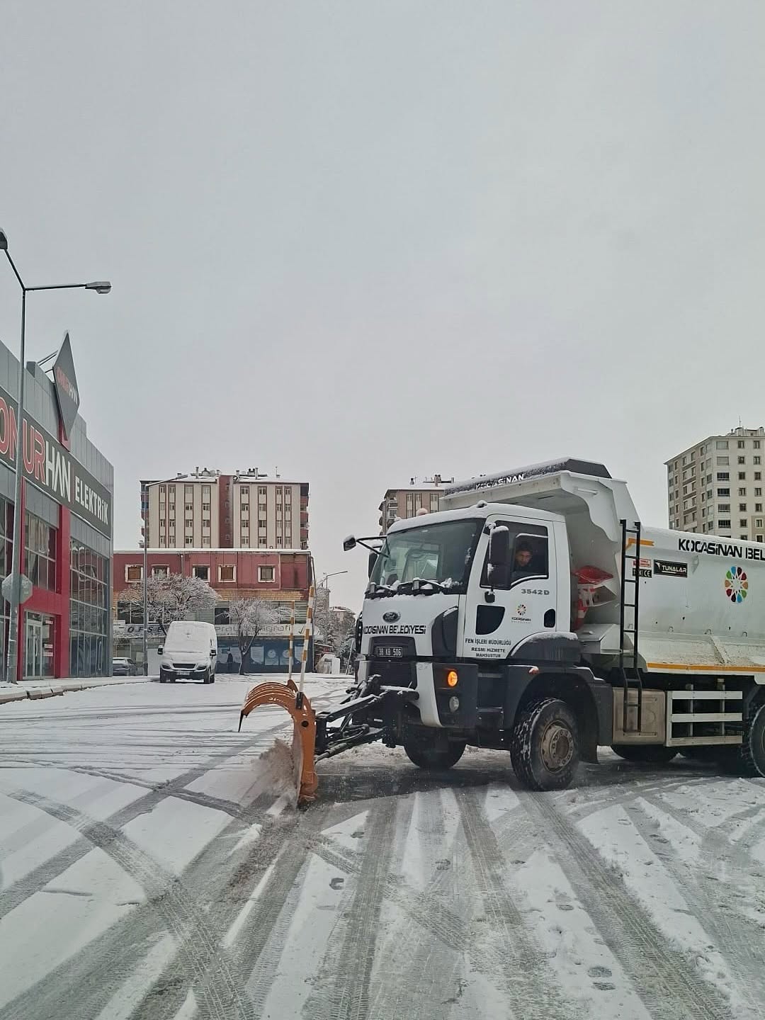 Kayseri'de Yoğun Kar Yağışı Sonrası Kocasinan'da Yol Çalışmaları