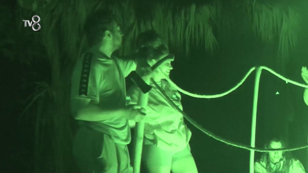 Şebnem Ferah'ın Yağmurlar Şarkısı, Politik Bir Törende Yorumlandı