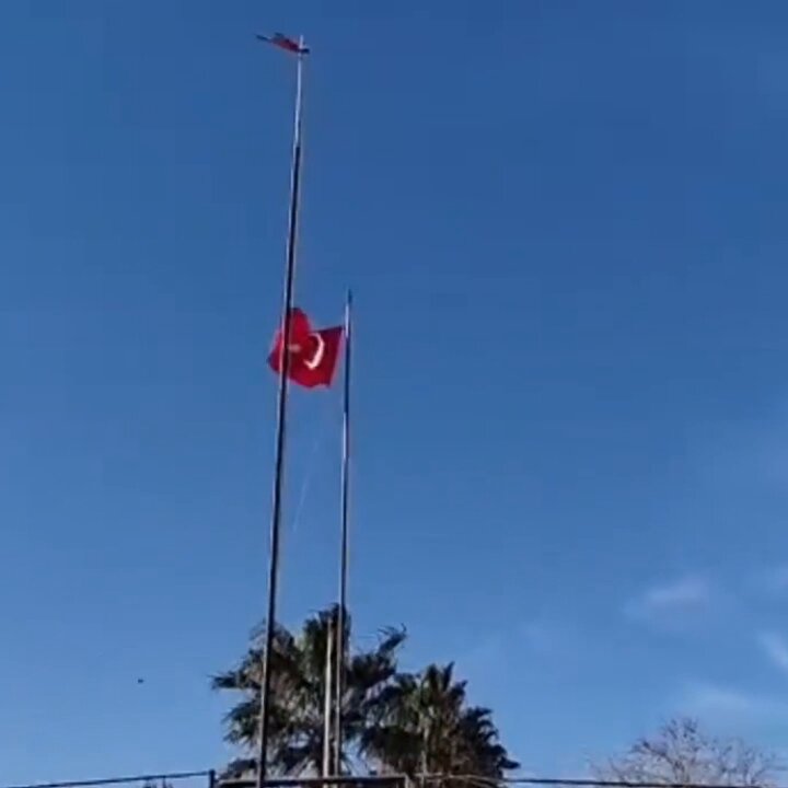 Türk Bayrağı Kamışlı Nusaybin Sınırında İndirildi