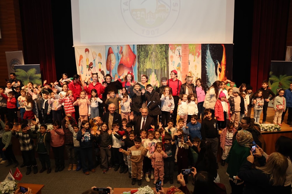 Talas Belediyesi ve KAYÜ İşbirliğiyle Ara Tatilde Çocuklar Tiyatroyla Buluştu