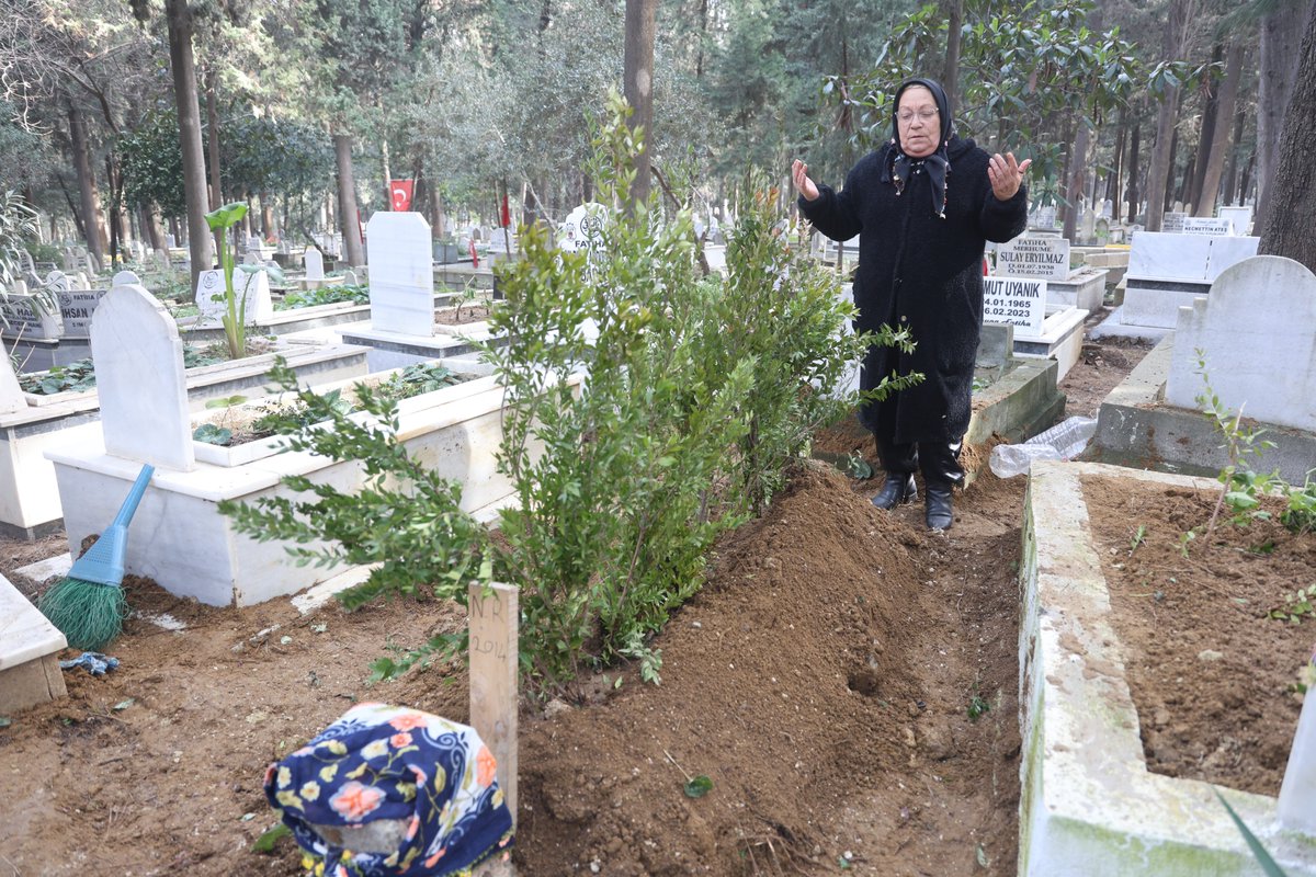 Hatay'da Depremde Kaybolan Kardeşinin Mezarı 3 Yıl Sonra Bulundu