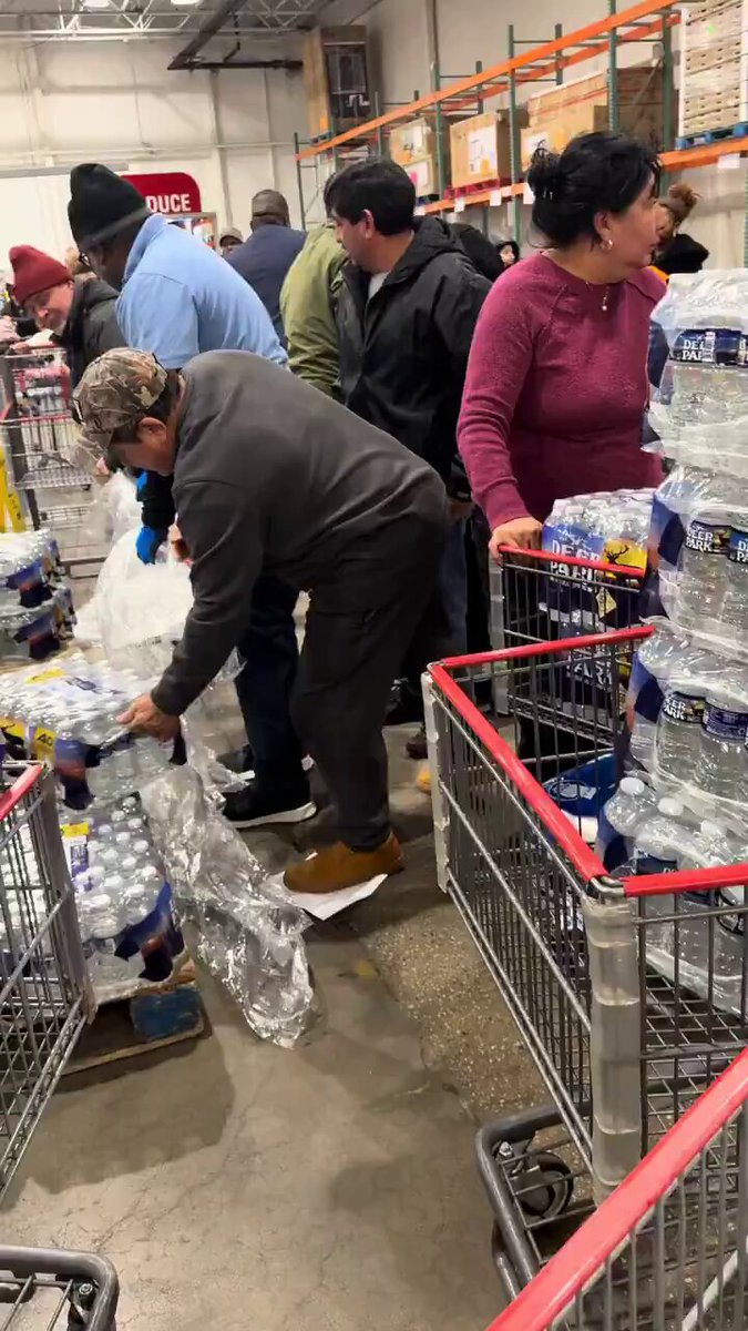 ABD'de Yaklaşan Büyük Soğuk Hava Dalgası Vatandaşları Marketlere Yöneltti