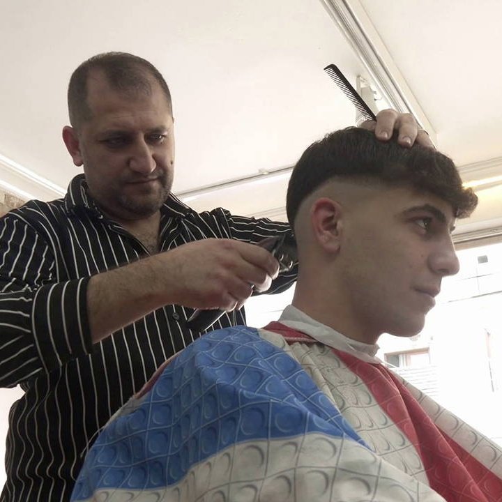 İzmir'de Berber Tıraş Ücretini Asgari Ücretli, Emekli ve Kiracılar İçin Sabitledi