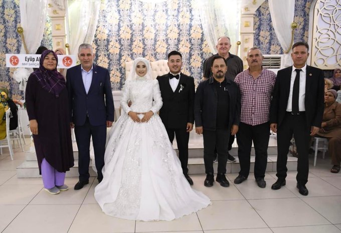 MHP Sarıçam İlçe Başkanı Eyüp Akbulut ve Sarıçam Belediye Başkanı Bilal Uludağ, Özel Bir Düğün Törenine Katıldı