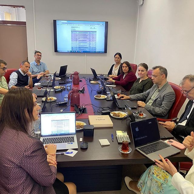 Sağlık Biyoteknolojisi Mükemmeliyet Ortak Uygulama ve Araştırma Merkezi Müdürü Prof. Dr. Emine Elif Güzel Meydanlı BAP Komisyon Toplantısına Katıldı