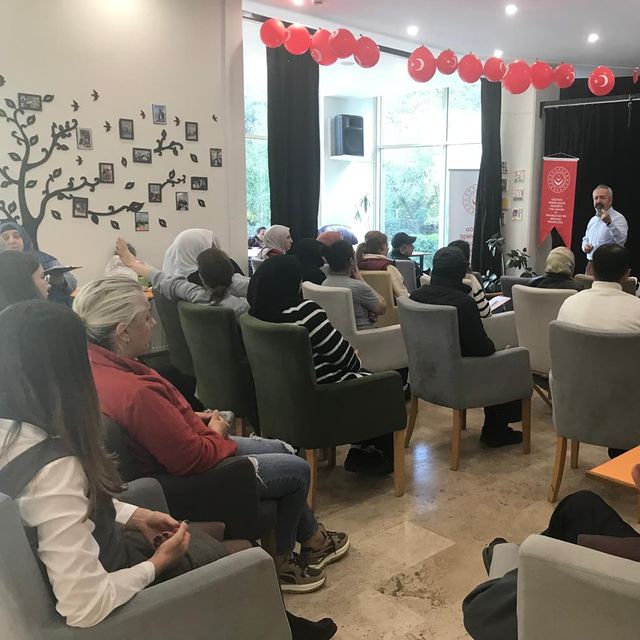 Çekmeköy İlçe Sağlık Müdürlüğü, Semiha Şakir Huzurevi Çalışanlarına Temel Yaşam Desteği Eğitimi Verdi