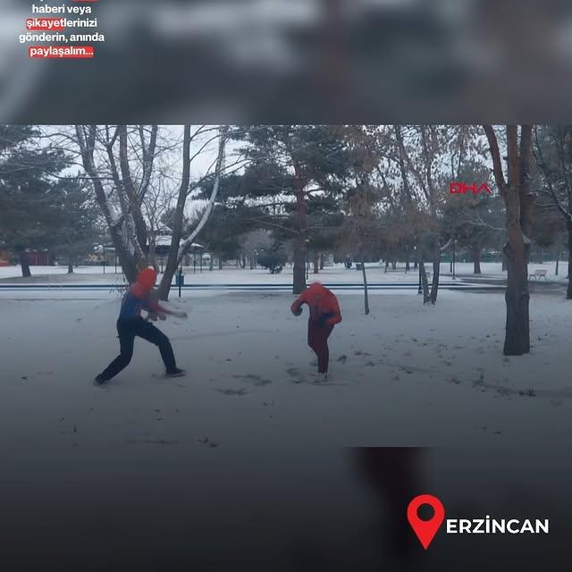 Örümcek Adam Kostümleriyle Kar Topu Savaşı: Ayaz Salih Koç'un İzmir'den Erzincan'a Uzanan Türkiye Turu