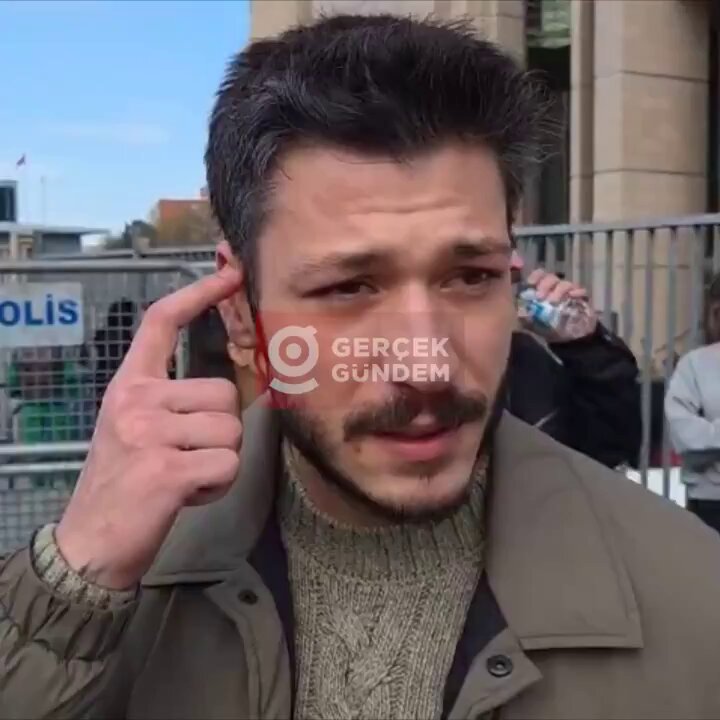 Oyuncu Kubilay Aka, Adliye Önünde Destek Verdi