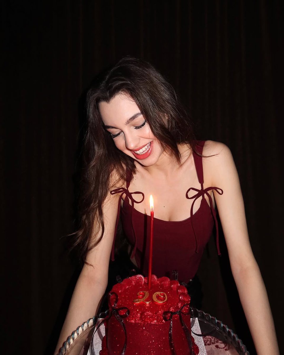 Oyuncu Su Burcu Yazgı Coşkun Doğum Günü Kutlaması