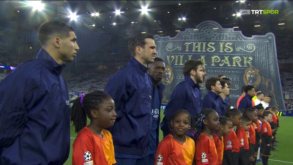 Aston Villa - PSG Maçında Marş Hatası!