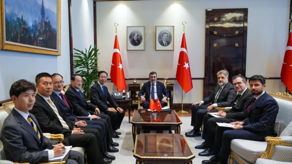 Yılmaz, Çinli Misafir Şiao Cieyi ile Görüşmede Ekonomik İşbirliğini Gündeme Getirdi