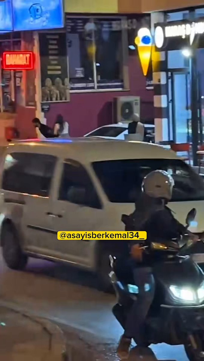 İzmir'de Şiddet Olayı: Sokak Ortasında Kadına Saldırı