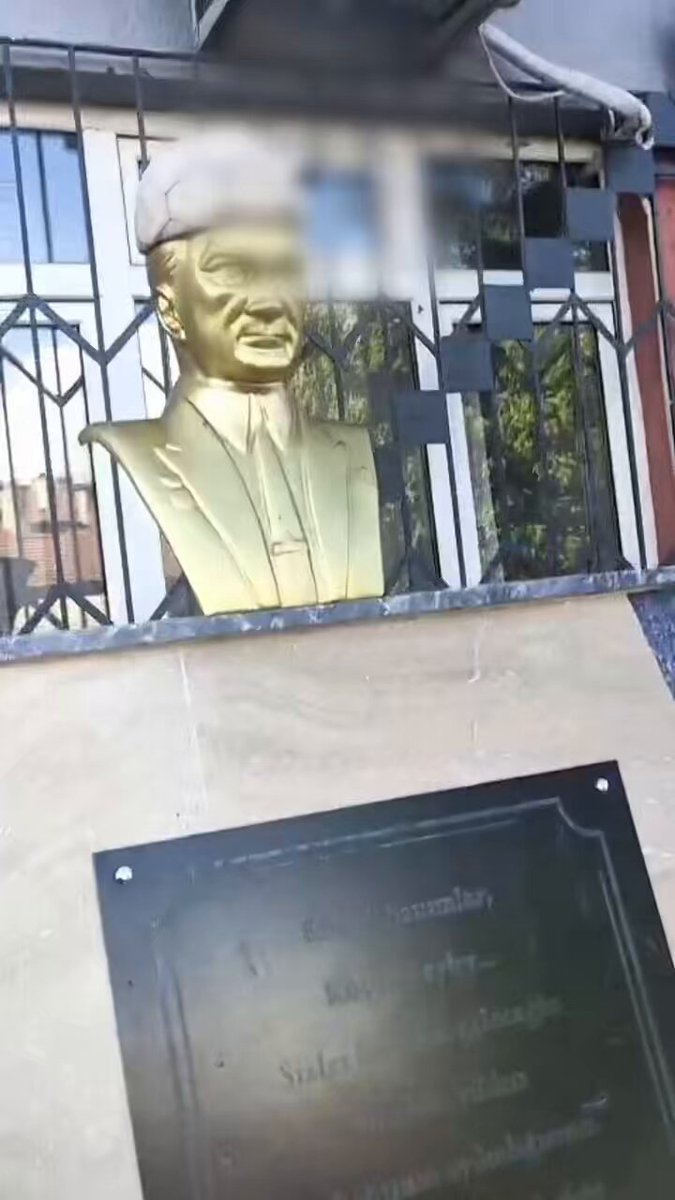 Atatürk Büstüne Saldıran Şahıs Tutuklandı