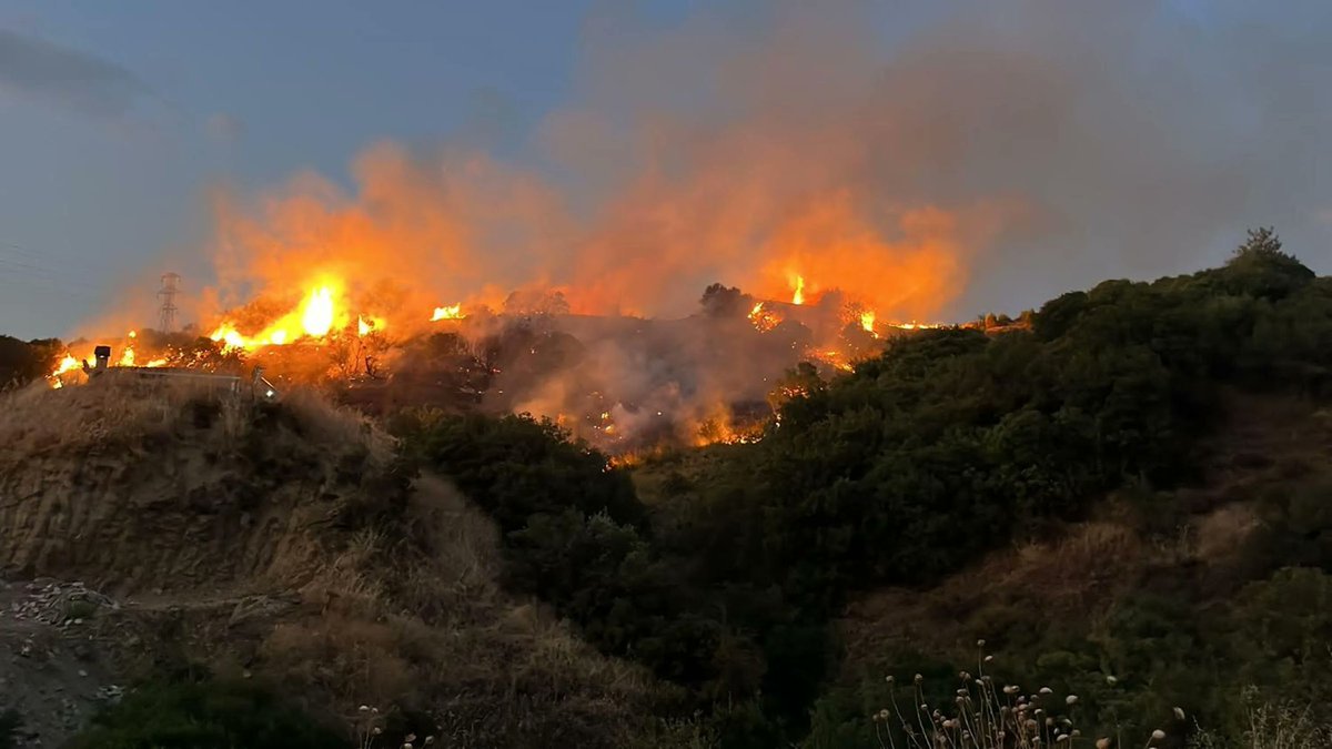 İzmir, Manisa ve Hatay'daki Yangınlar Kontrol Altına Alınıyor, Soğutma Çalışmaları Devam Ediyor