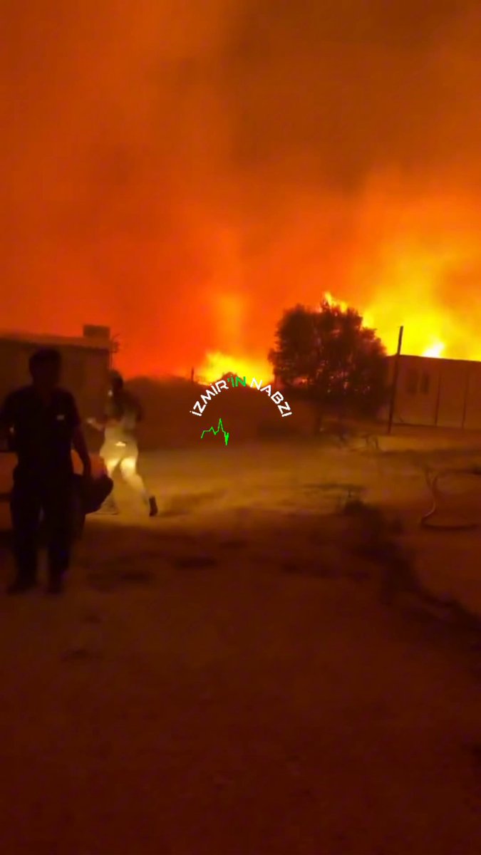 İzmir Çeşme'de Yangın: Rüzgarın Etkisiyle Yerleşim Yerlerine Ulaştı