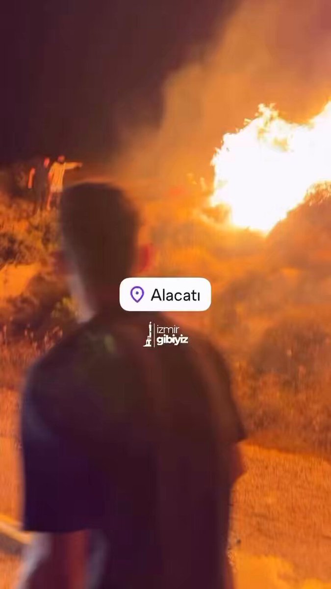 İzmir Alaçatı'da Yangınla Mücadele Devam Ediyor