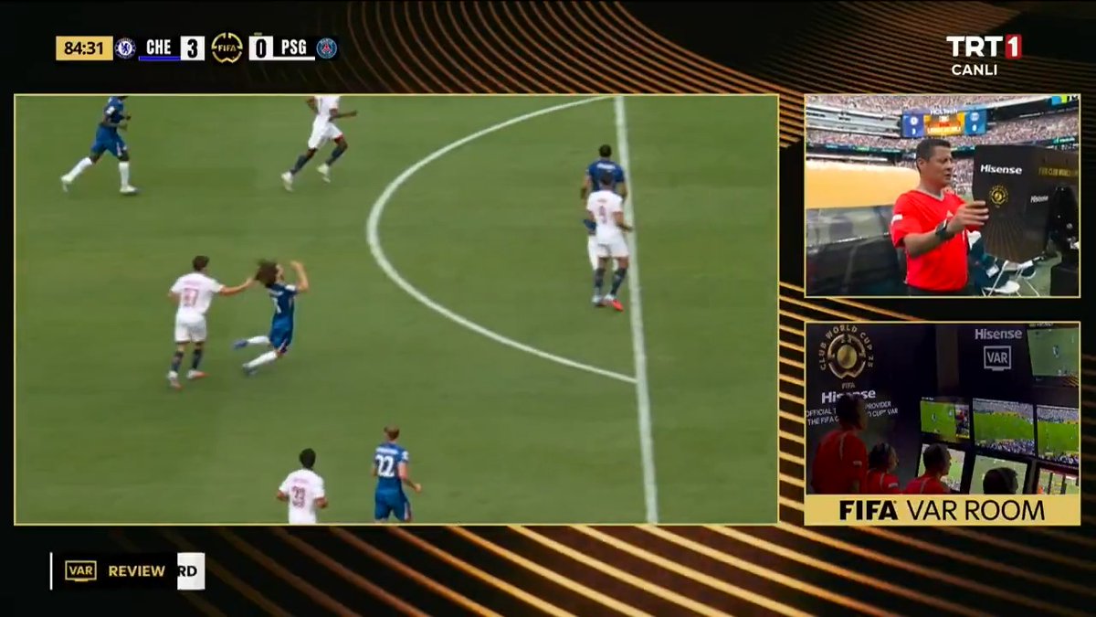 PSG'de Joao Neves'in Kırmızı Kartı: Marc Cucurella'nın Saçını Çekmesi