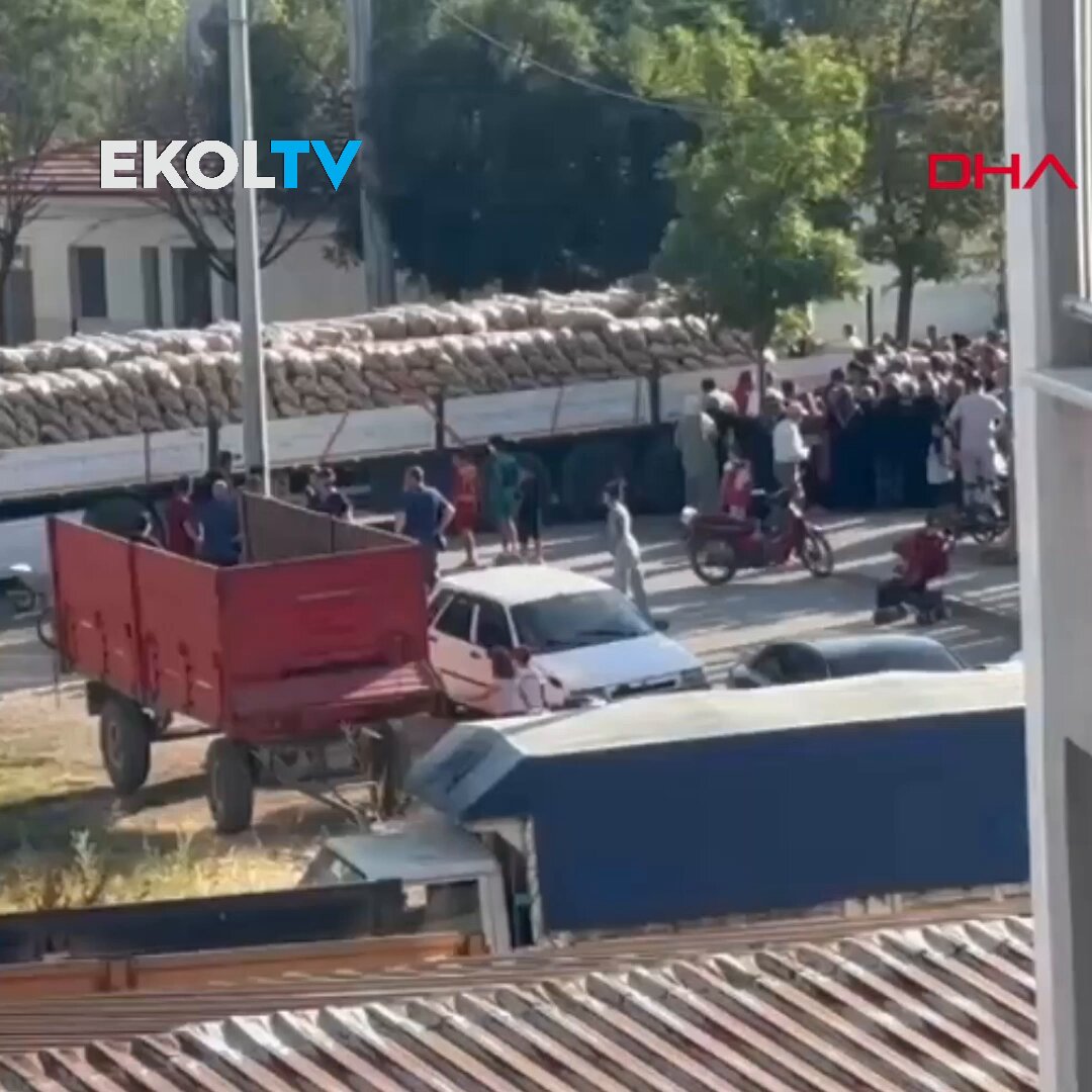 Bursa İnegöl'de Hayırsever Vatandaş Tarafından TIR Dolusu Patates Dağıtımı Yapıldı