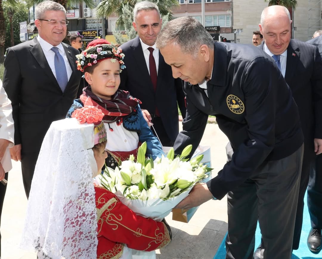 İçişleri Bakanı Yerlikaya, Denizli'de Valiliği Ziyaret Etti