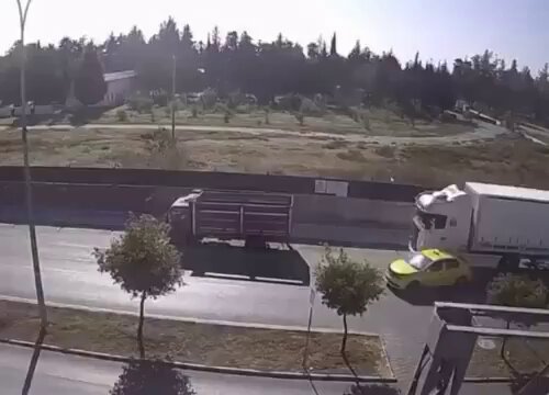 Adana'da Trafik Kazası: Taksici Motosikletliye Çarptı, 1 Ölü