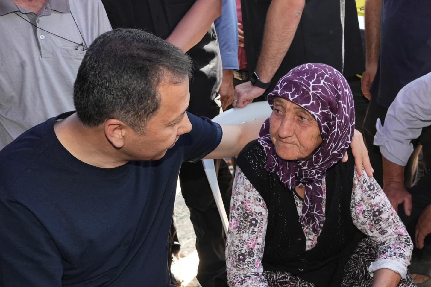 Balıkesir Sındırgı'da Depremden Etkilenen Ailelere Konteyner Desteği