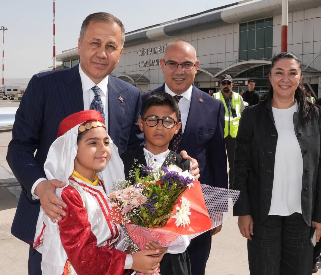 İçişleri Bakanı Yerlikaya, Ağrı'da Geçmiş Valiliğini Ziyaret Etti