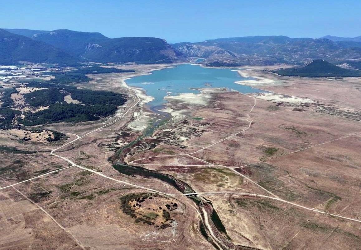 İzmir'de Su Seviyesi Alarm Veriyor: Tahtalı Barajı'nın Doluluk Oranı Düşerken Şehirde 40 Günlük Su Kaldi