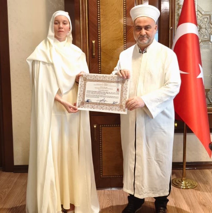 Polonyalı Öğrenci Martyna Adana'da Müslüman Oldu