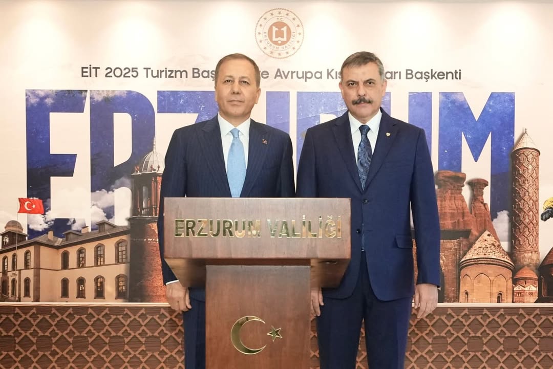 İçişleri Bakanı Yerlikaya, Erzurum'da Vali Çiftçi ile Bir Araya Geldi
