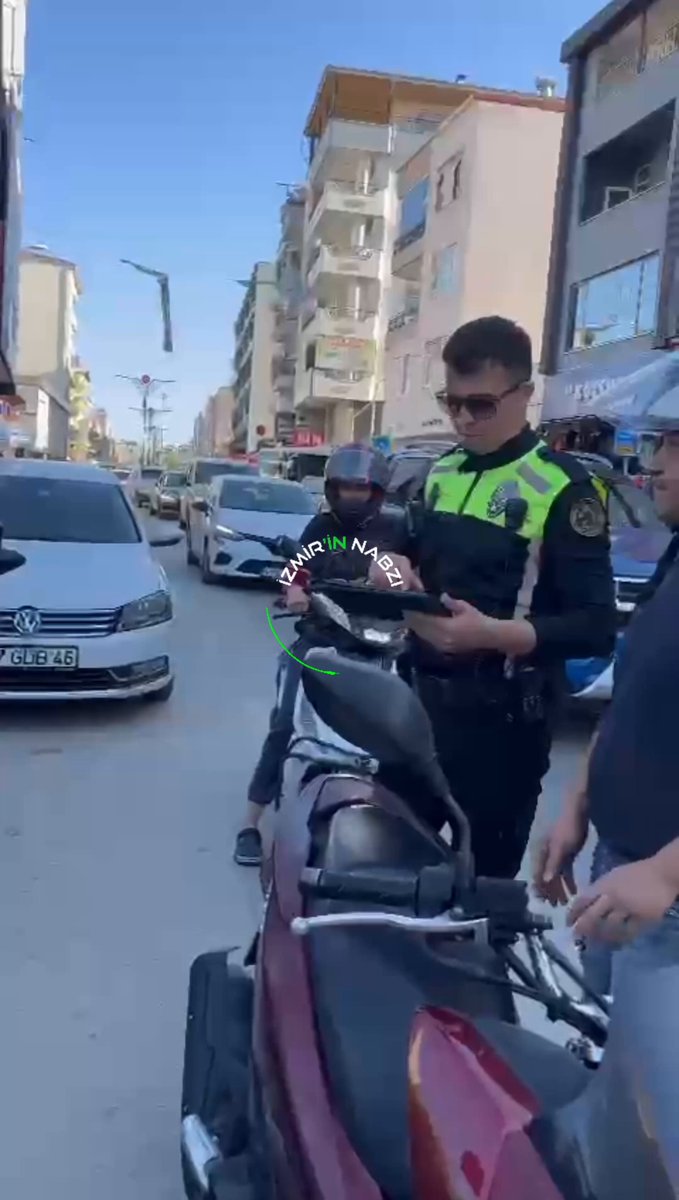 İzmir'de Özel Gereksinimli Genç Trafik Polisi Hayalini Gerçekleştirdi