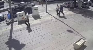 Ankara'da Kadın Yayaya Tokat Atan Trafik Zorbası Yakalandı