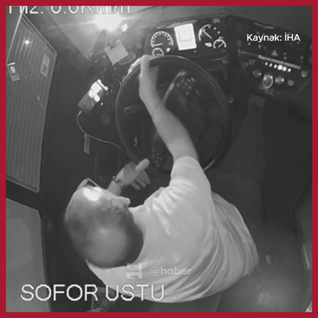 İstanbul Ümraniye'de İETT Otobüsüne Çarpan Otomobil Takla Attı: 2 Yaralı