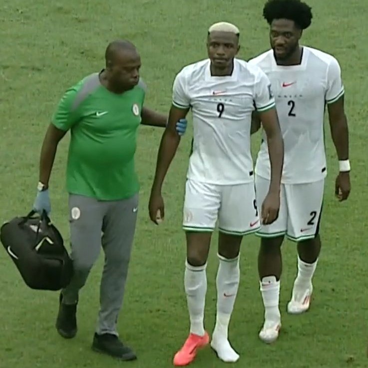 Okan Buruk'tan Osimhen Açıklaması: Sakatlık Durumu Merak Ediliyor