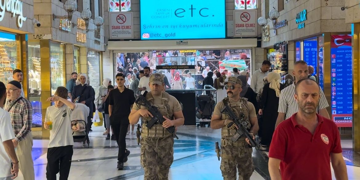 Bursa Kapalıçarşı'da Çete Operasyonu: Esnaftan 10 Milyon Euro Haraç İstenmiş