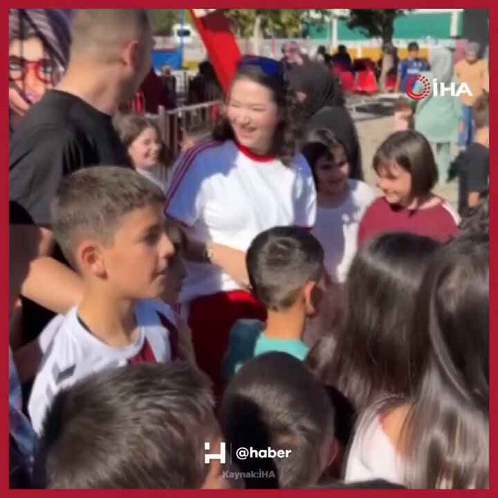 Sivas'ta Çocuk Sahibi Olamayan Çift, Evlilik Yıl Dönümünü Lunaparkta Kutladı