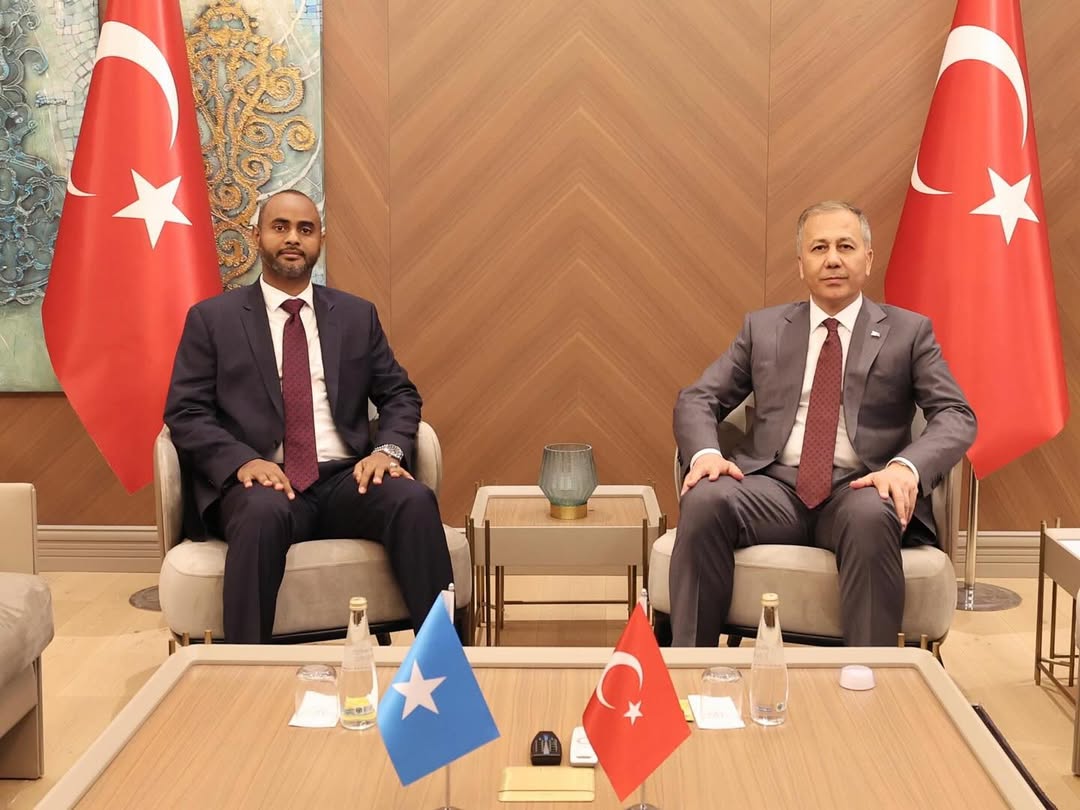 İçişleri Bakanı Yerlikaya, Somali Limanlar ve Deniz Ulaştırma Bakanı Nur ile İstanbul'da Görüşüldü