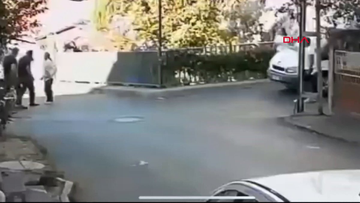 İstanbul Ümraniye'de Trafik Tartışması Ev Baskınına Dönüştü: Anneye Saldırı