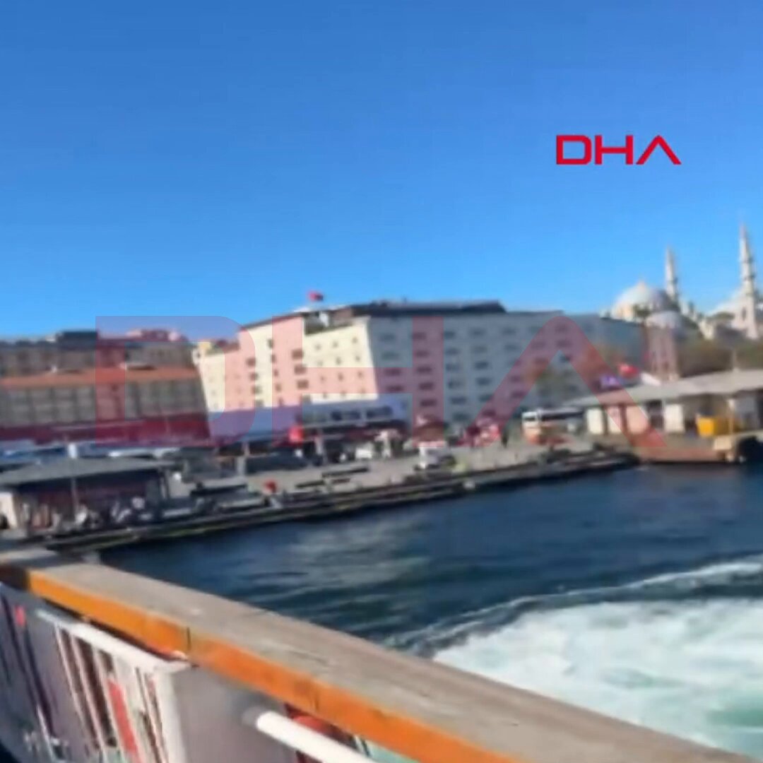 Harem Sirkeci Feribotu Kaza Geçirdi: Vapura ve İskeleye Çarptı