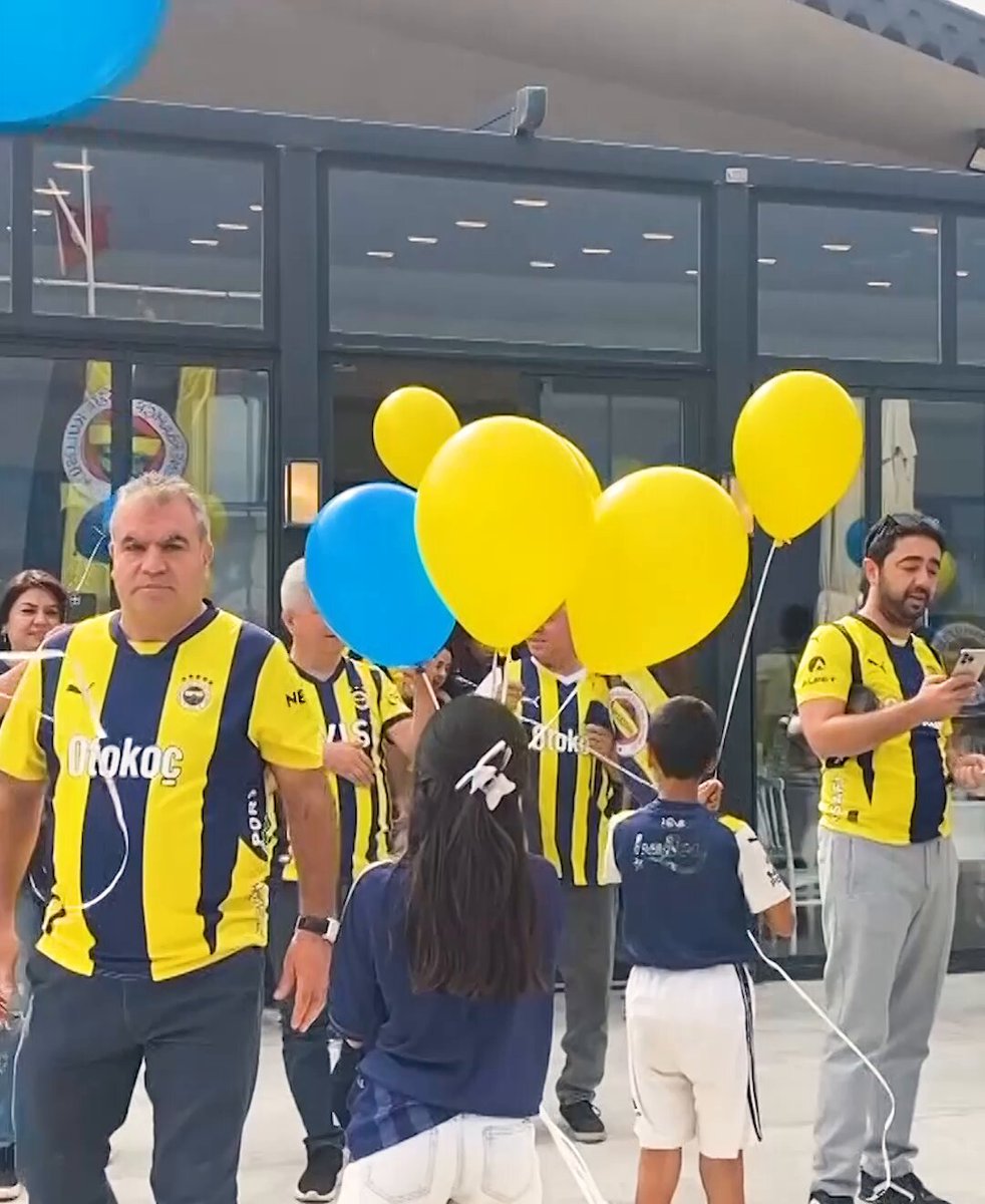 Beyin Kanseri Mücadelesini Kazanan Tamer Talha İçin Gökyüzüne Balonlar Bırakıldı